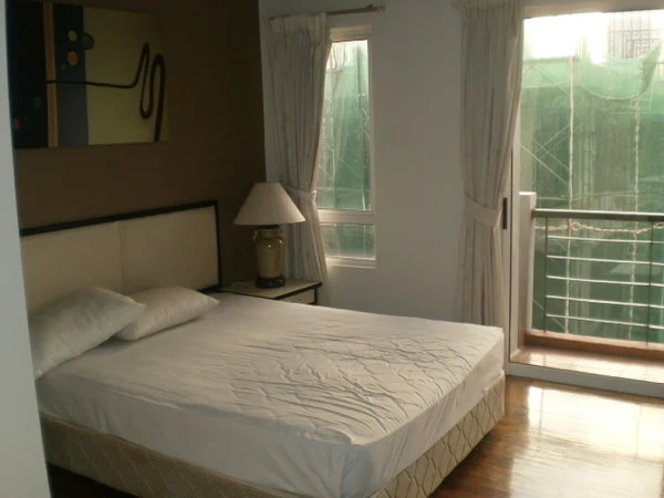 Megan Ambassy · Reference interior photograph