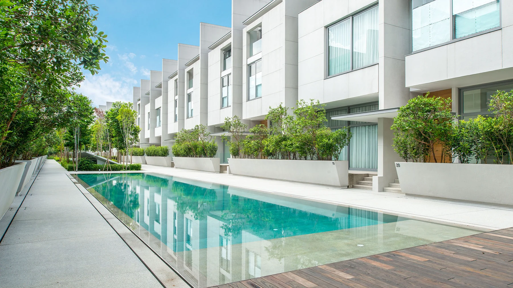 The Edge of U-Thant · Pool and exterior photograph