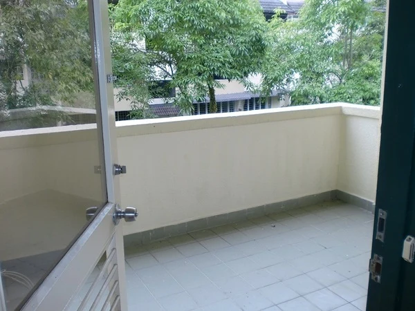 Villa U-Thant · Reference balcony photograph